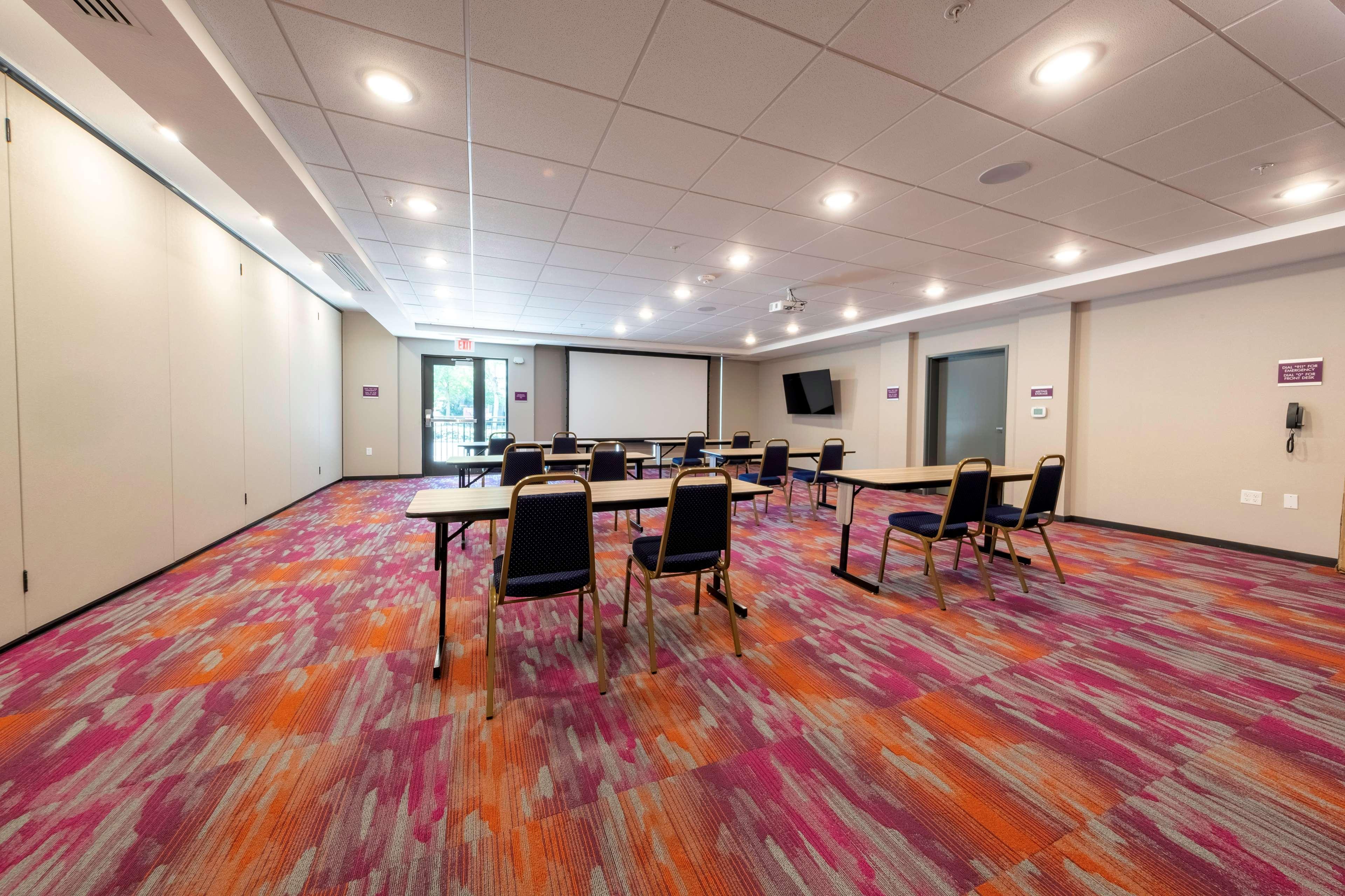 Home2 By Hilton Portland Hotel 3*